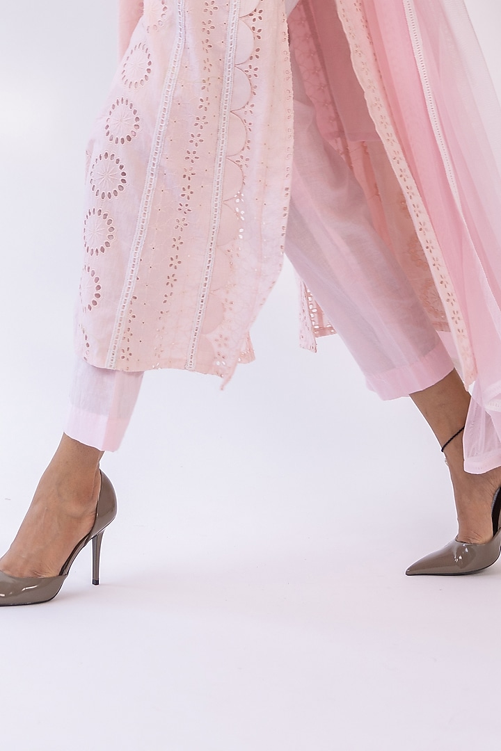Chalk Pink Cotton Schiffli Kurta Set by Shaakha at Pernia's Pop Up Shop
