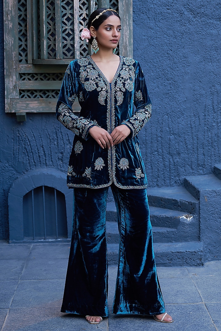 Blue Pure Silk Velvet Hand Embroidered Kurta Set by SHALKII at Pernia's Pop Up Shop