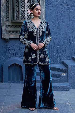 Blue Pure Silk Velvet Hand Embroidered Kurta Set by SHALKII
