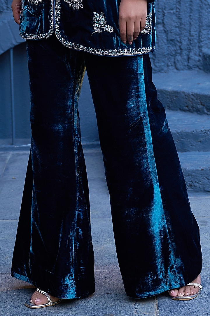 Blue Pure Silk Velvet Hand Embroidered Kurta Set by SHALKII at Pernia's Pop Up Shop