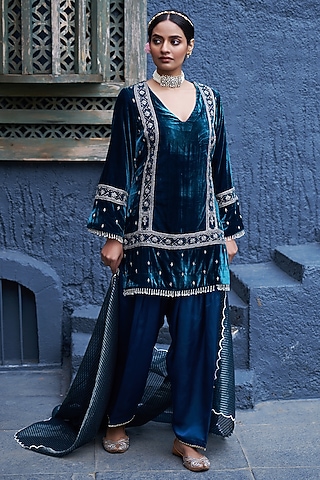 Blue Velvet Zardosi Embroidered Short Kalidar Kurta Set by SHALKII