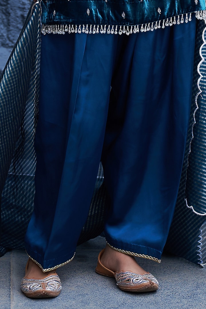 Blue Velvet Zardosi Embroidered Short Kalidar Kurta Set by SHALKII at Pernia's Pop Up Shop