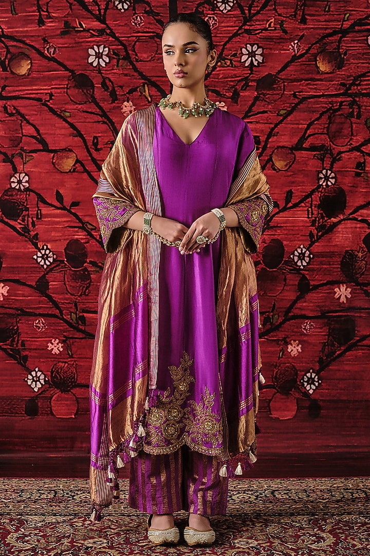 Purple Habutai Silk Sequins Embroidered Kurta Set by SHALKII at Pernia's Pop Up Shop