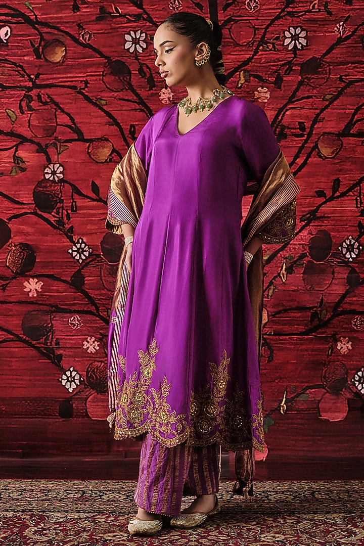 Purple Habutai Silk Sequins Embroidered Kurta Set by SHALKII at Pernia's Pop Up Shop