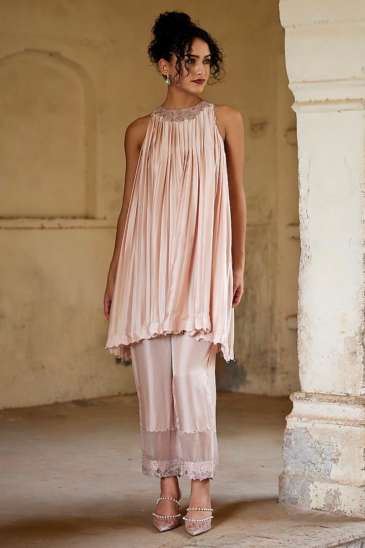 Blush Pink Satin Silk Aari Work Kurta Set by Shay by Shubham Tak at Pernia's Pop Up Shop