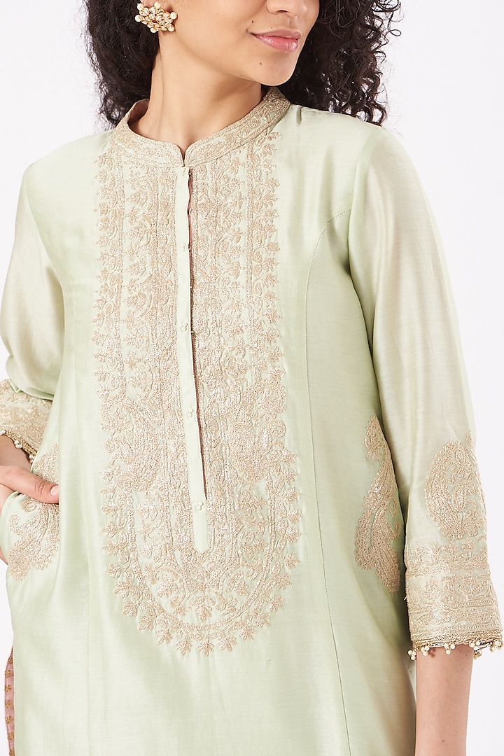 Mint Embroidered Long Kurta Set by Sheetal Batra at Pernia's Pop Up Shop