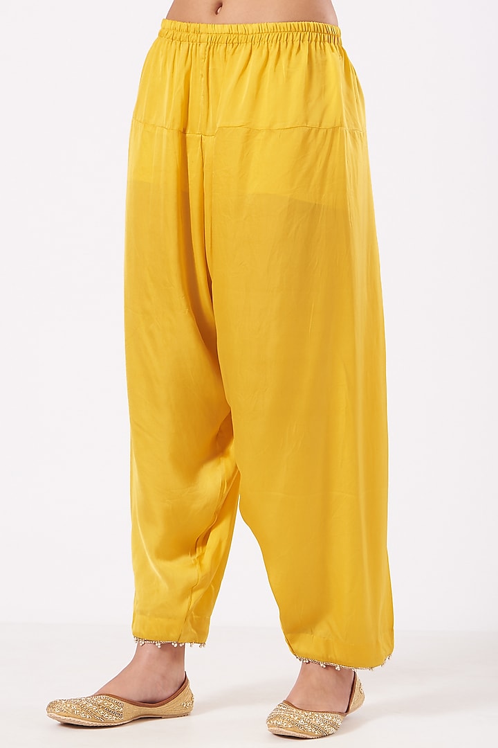 Mustard Embroidered Short Kurta Set by Sheetal Batra at Pernia's Pop Up Shop