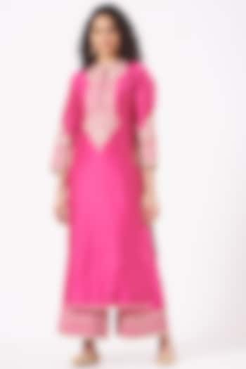 Fuchsia Pearls Embroidered Long Kurta Set by Sheetal Batra at Pernia's Pop Up Shop