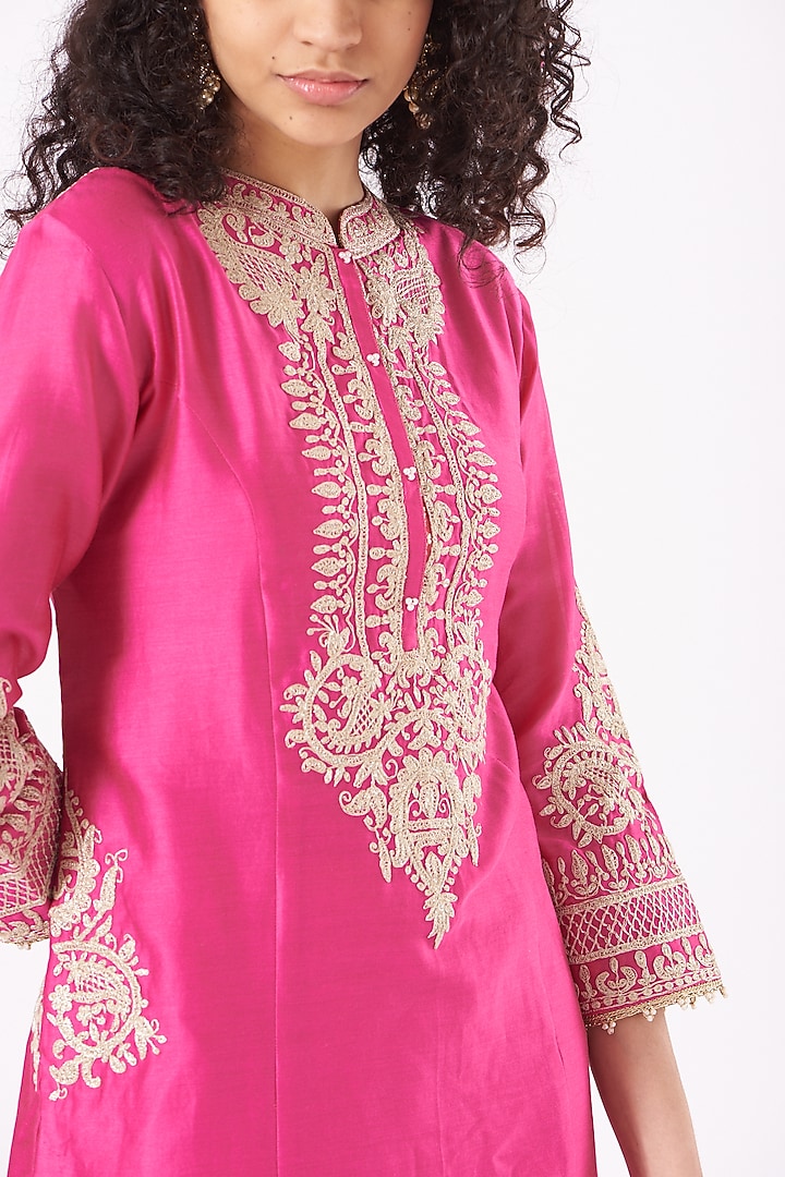 Fuchsia Pearls Embroidered Long Kurta Set by Sheetal Batra at Pernia's Pop Up Shop