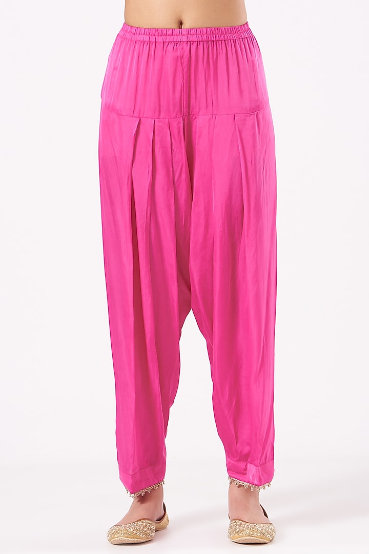 Fuchsia Kashmiri Tilla Embroidered Short Kurta Set by Sheetal Batra at Pernia's Pop Up Shop