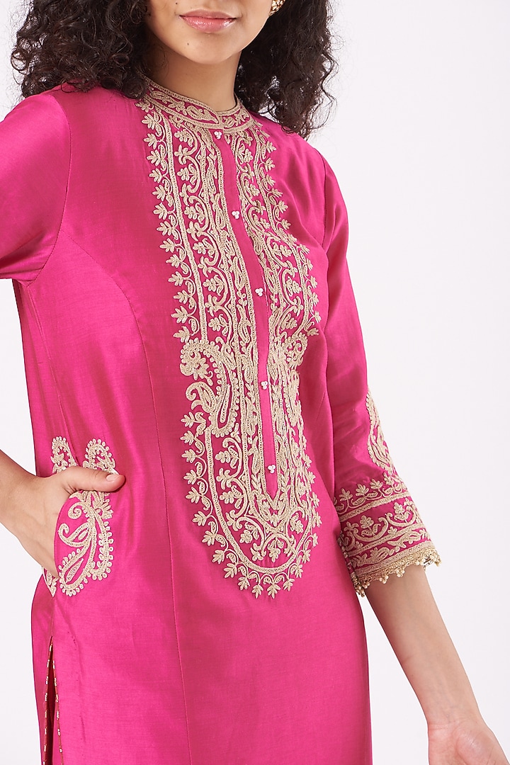 Fuchsia Chanderi Silk Banarasi Long Kurta Set by Sheetal Batra at Pernia's Pop Up Shop