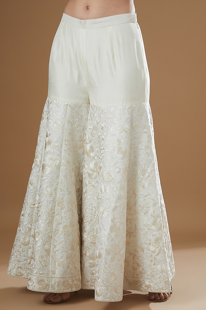 White Banglore Silk Gharara Set by Sheetal Batra at Pernia's Pop Up Shop