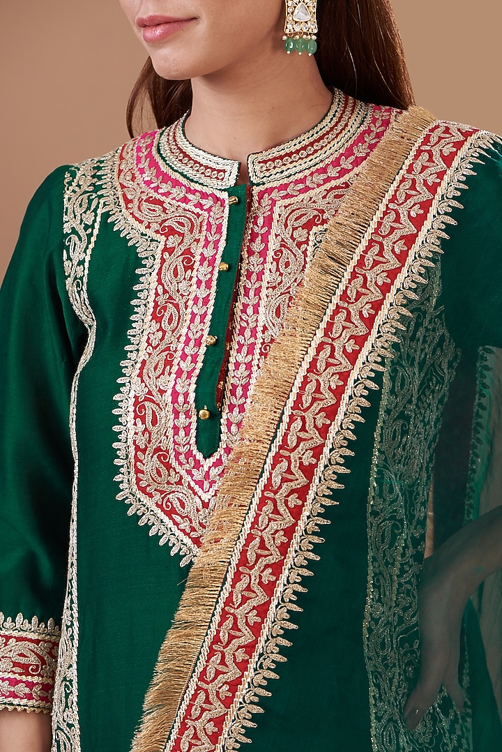 Green Pure Silk Chanderi Embroidered Kurta Set by Sheetal Batra at Pernia's Pop Up Shop