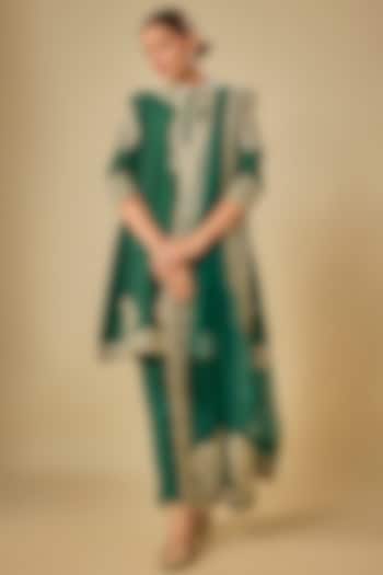 Green Chanderi Silk Kashmiri Tilla Embroidered Kurta Set by Sheetal Batra at Pernia's Pop Up Shop