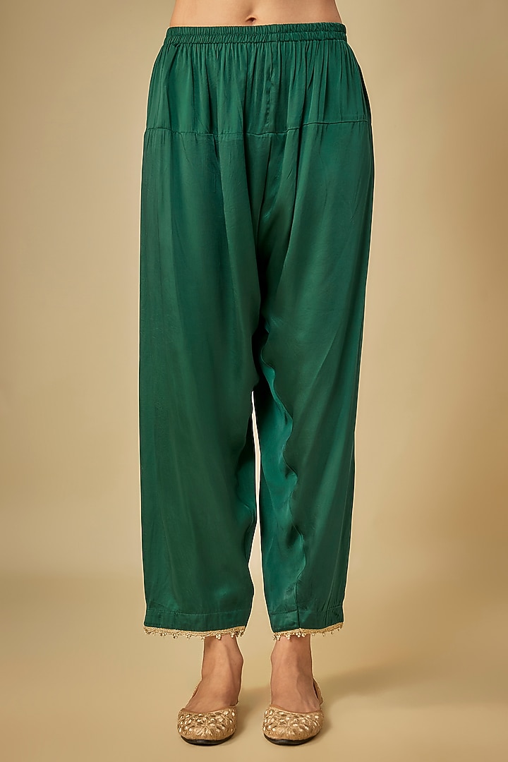 Green Chanderi Silk Kashmiri Tilla Embroidered Kurta Set by Sheetal Batra at Pernia's Pop Up Shop