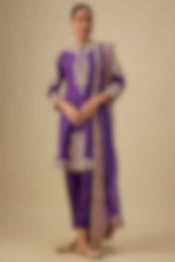 Purple Chanderi Silk Kashmiri Tilla Embroidered Kurta Set by Sheetal Batra at Pernia's Pop Up Shop