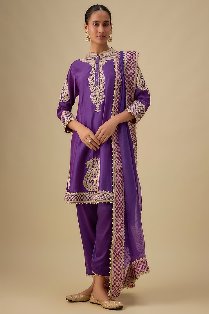 Purple Chanderi Silk Kashmiri Tilla Embroidered Kurta Set by Sheetal Batra at Pernia's Pop Up Shop