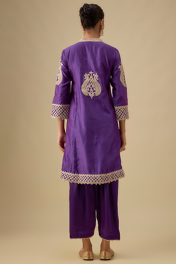 Purple Chanderi Silk Kashmiri Tilla Embroidered Kurta Set by Sheetal Batra at Pernia's Pop Up Shop