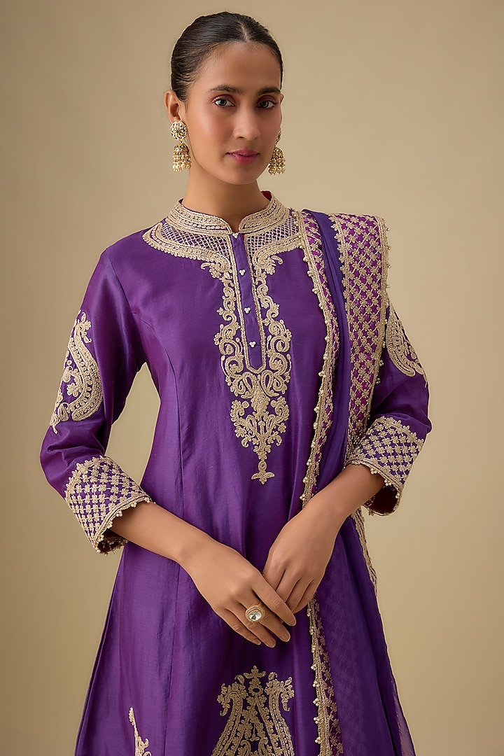 Purple Chanderi Silk Kashmiri Tilla Embroidered Kurta Set by Sheetal Batra at Pernia's Pop Up Shop