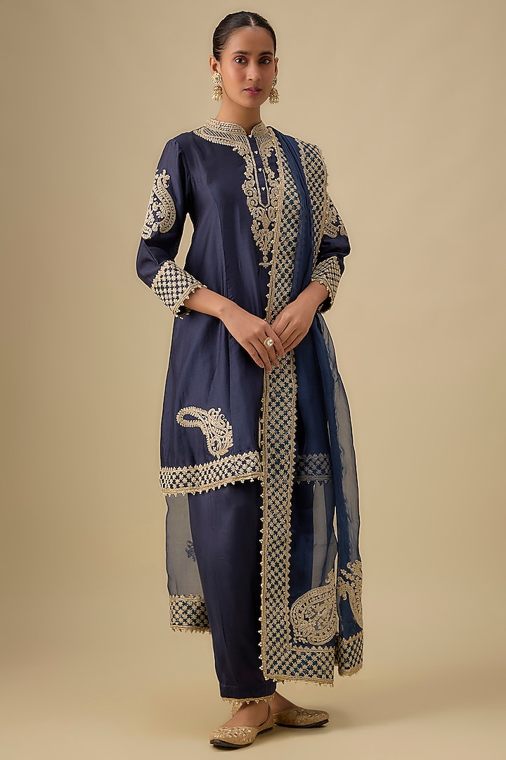 Blue Chanderi Silk Kashmiri Tilla Embroidered Kurta Set by Sheetal Batra at Pernia's Pop Up Shop