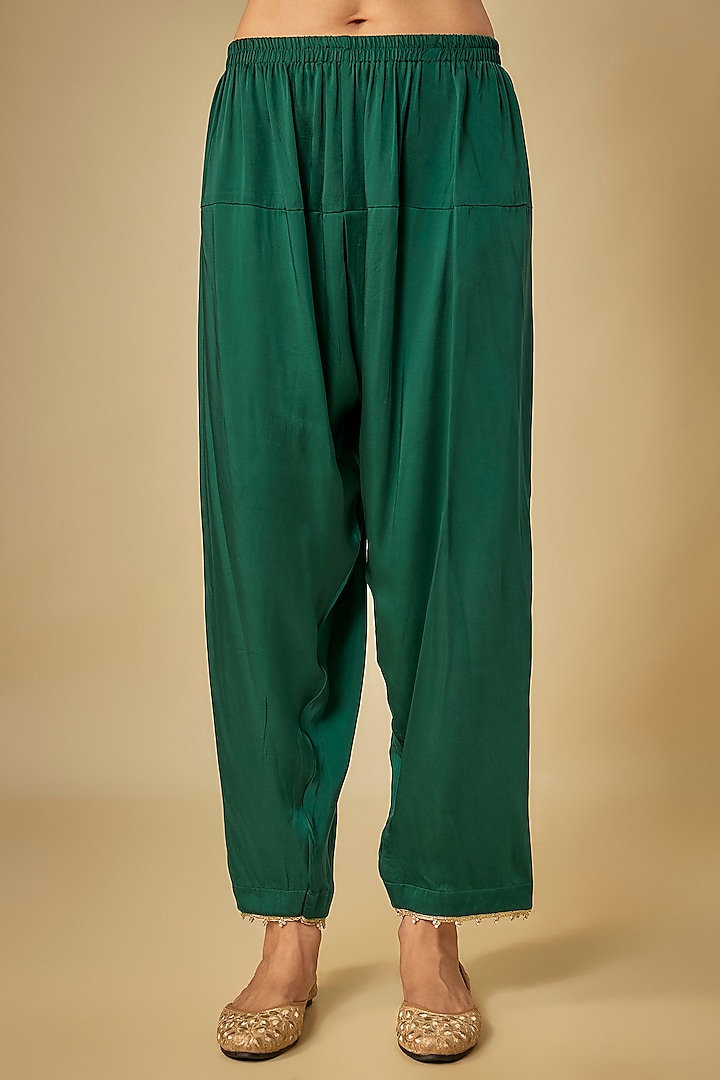 Green Chanderi Silk Kashmiri Tilla Embroidered Kurta Set by Sheetal Batra at Pernia's Pop Up Shop