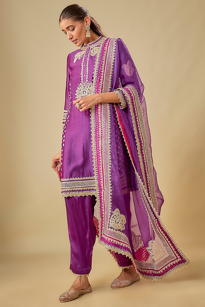 Purple Chanderi Silk Kashmiri Tilla Embroidered Kurta Set by Sheetal Batra at Pernia's Pop Up Shop