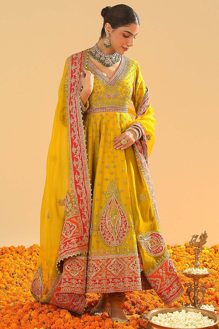 Mustard Silk Chanderi Kashmiri Tilla Embroidered Bridal Anarkali Set by Sheetal Batra at Pernia's Pop Up Shop
