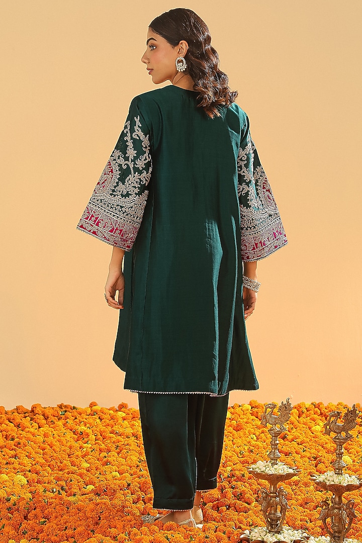 Emerald Green Pure Silk Chanderi Embroidered Kurta Set by Sheetal Batra at Pernia's Pop Up Shop