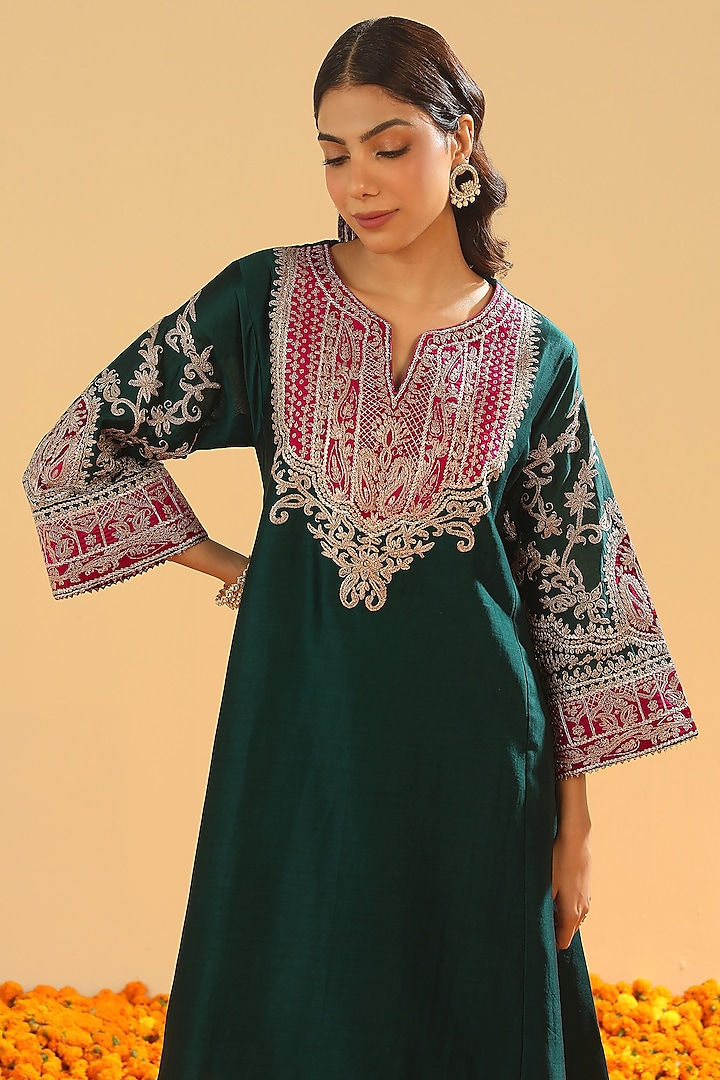 Emerald Green Pure Silk Chanderi Embroidered Kurta Set by Sheetal Batra at Pernia's Pop Up Shop