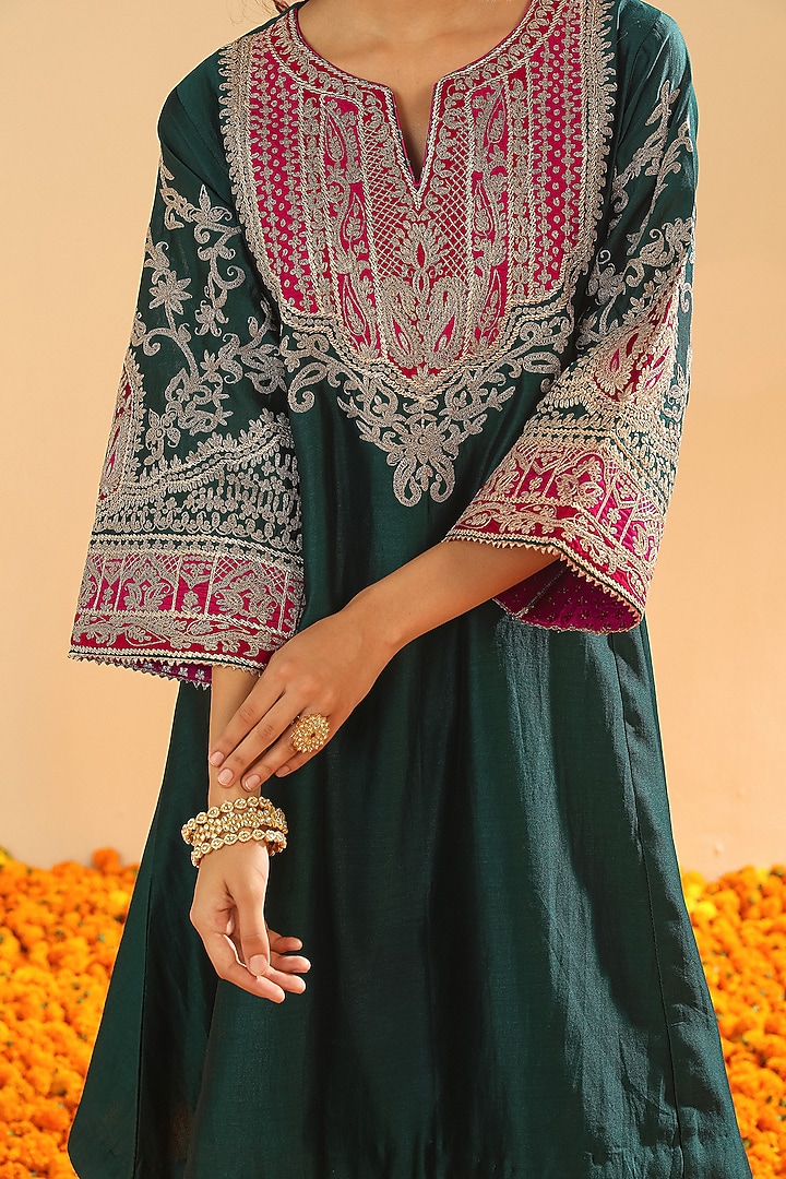Emerald Green Pure Silk Chanderi Embroidered Kurta Set by Sheetal Batra at Pernia's Pop Up Shop