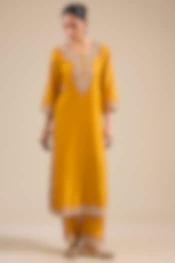 Mustard Silk Chanderi Kurta Set by Sheetal Batra at Pernia's Pop Up Shop