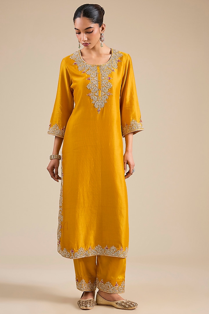 Mustard Silk Chanderi Kurta Set by Sheetal Batra at Pernia's Pop Up Shop