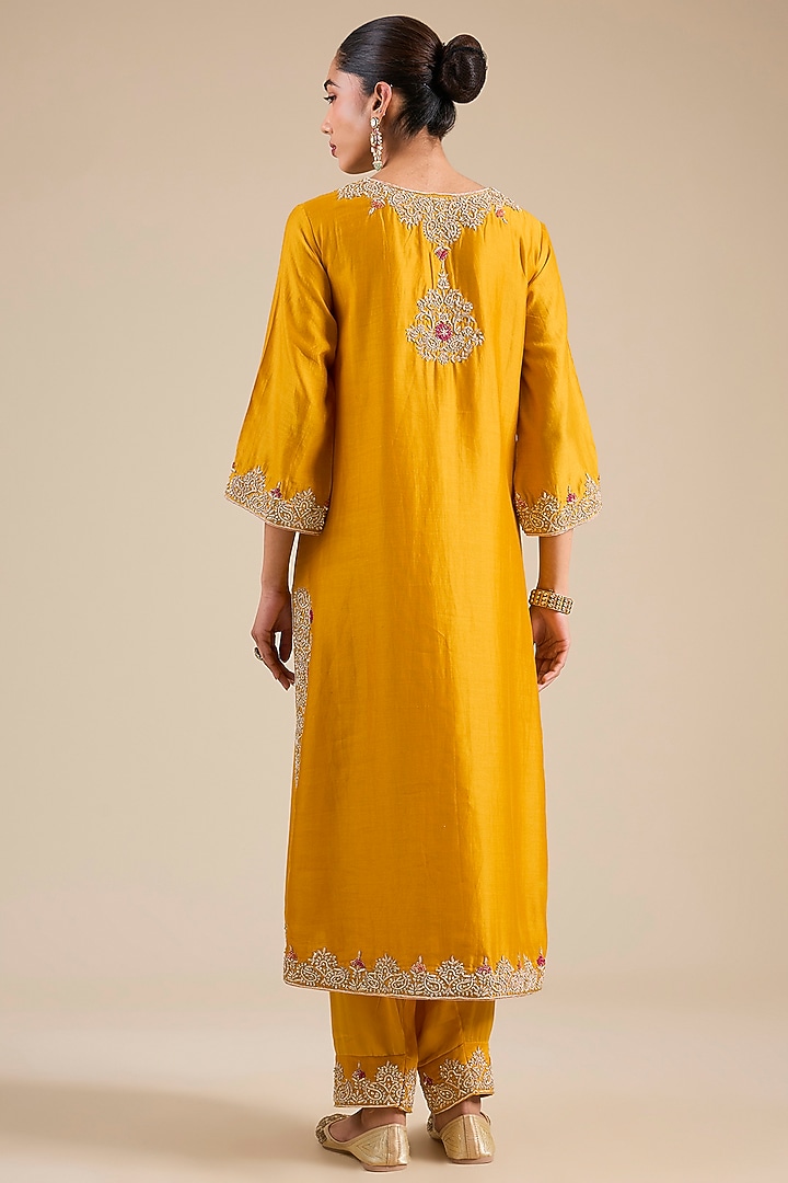 Mustard Silk Chanderi Kurta Set by Sheetal Batra at Pernia's Pop Up Shop
