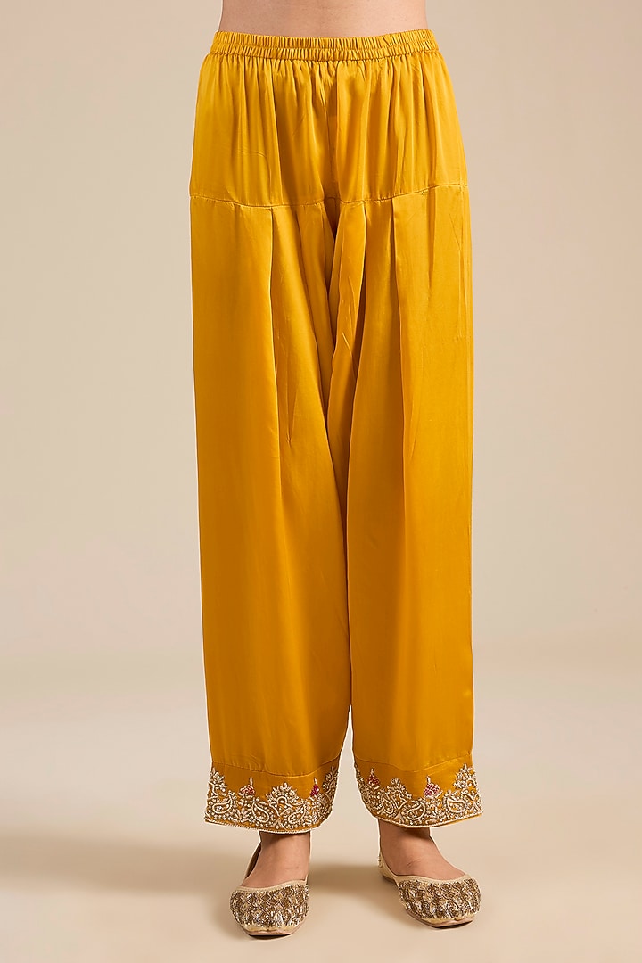 Mustard Silk Chanderi Kurta Set by Sheetal Batra at Pernia's Pop Up Shop
