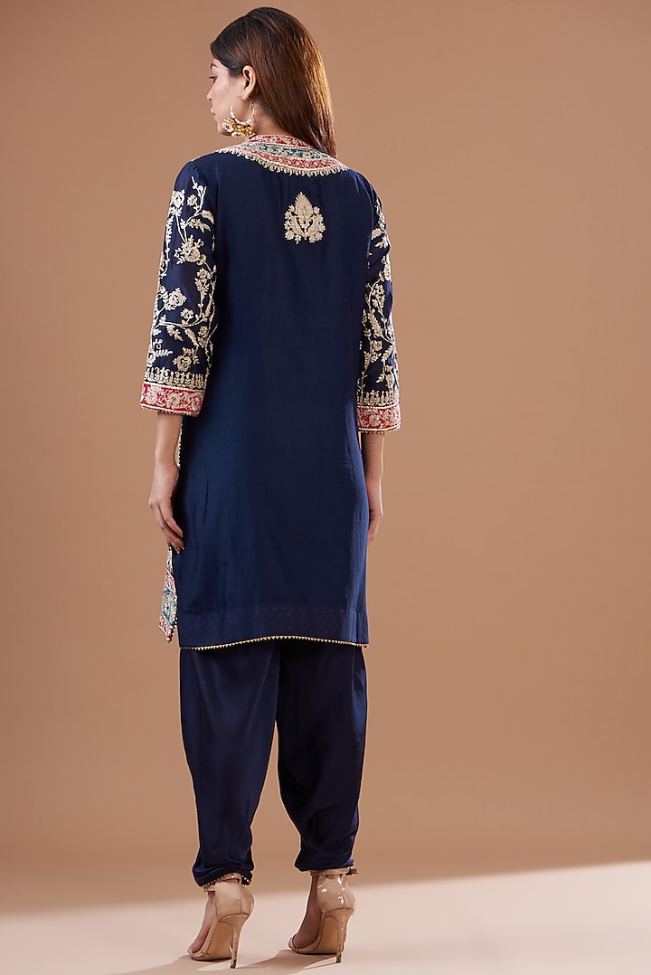 Blue Pure Silk Chanderi Embroidered Kurta Set by Sheetal Batra at Pernia's Pop Up Shop