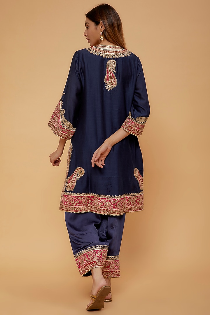 Blue Silk Chanderi & Bemberg Satin Embroidered Kurta Set by Sheetal Batra at Pernia's Pop Up Shop