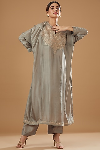 Carnation Grey Chanderi Silk Banarasi Embroidered Kurta Set by Sheetal Batra