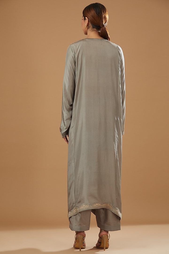 Carnation Grey Chanderi Silk Banarasi Embroidered Kurta Set by Sheetal Batra at Pernia's Pop Up Shop