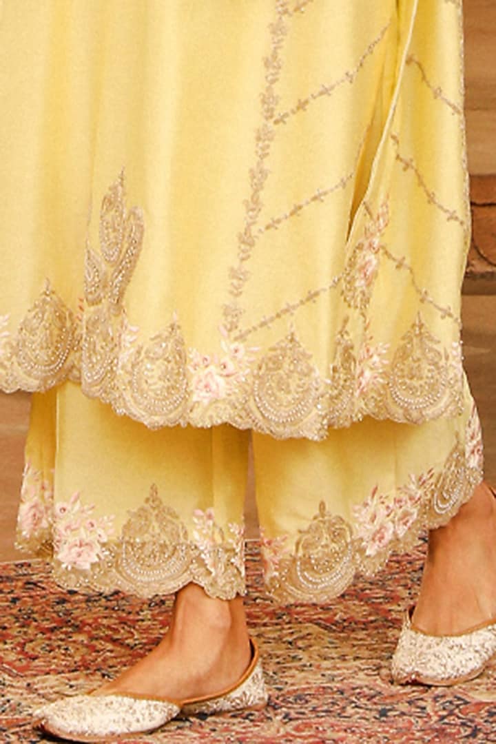 Lemon Yellow Silk Chanderi Kashmiri Tilla Embroidered A-Line Kurta Set by Sheetal Batra at Pernia's Pop Up Shop