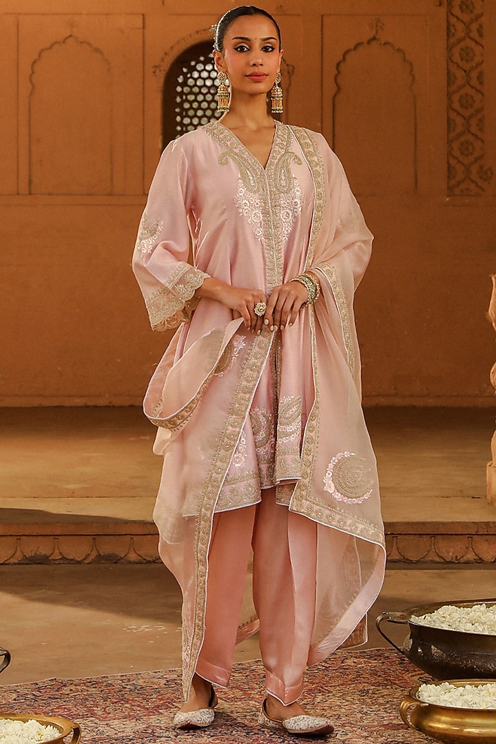 Blush Pink Pure Silk Chanderi Kashmiri Tilla Embroidered Short Kalidar Kurta Set by Sheetal Batra at Pernia's Pop Up Shop