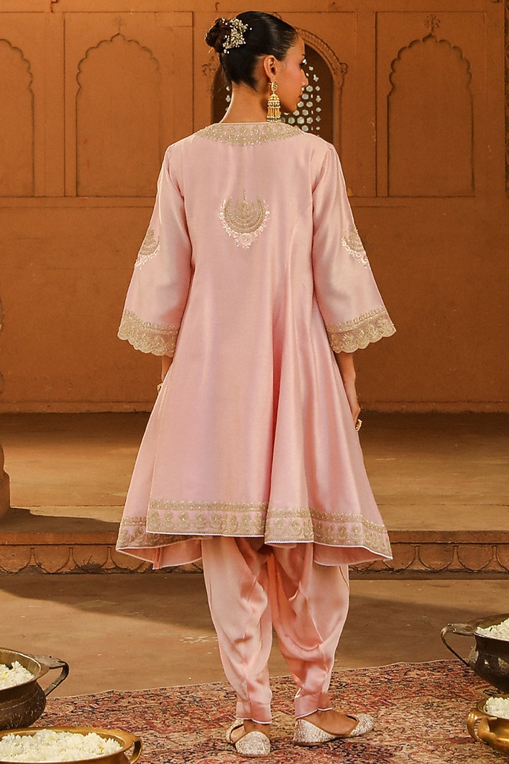 Blush Pink Pure Silk Chanderi Kashmiri Tilla Embroidered Short Kalidar Kurta Set by Sheetal Batra at Pernia's Pop Up Shop