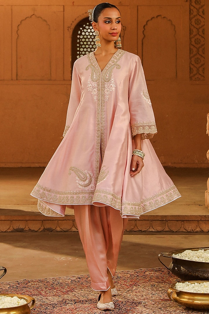Blush Pink Pure Silk Chanderi Kashmiri Tilla Embroidered Short Kalidar Kurta Set by Sheetal Batra at Pernia's Pop Up Shop