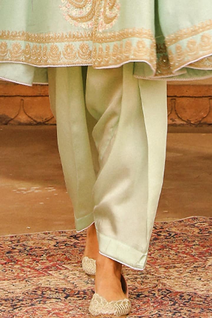 Misty Green Pure Silk Chanderi Kashmiri Tilla Embroidered Short Kalidar Kurta Set by Sheetal Batra at Pernia's Pop Up Shop