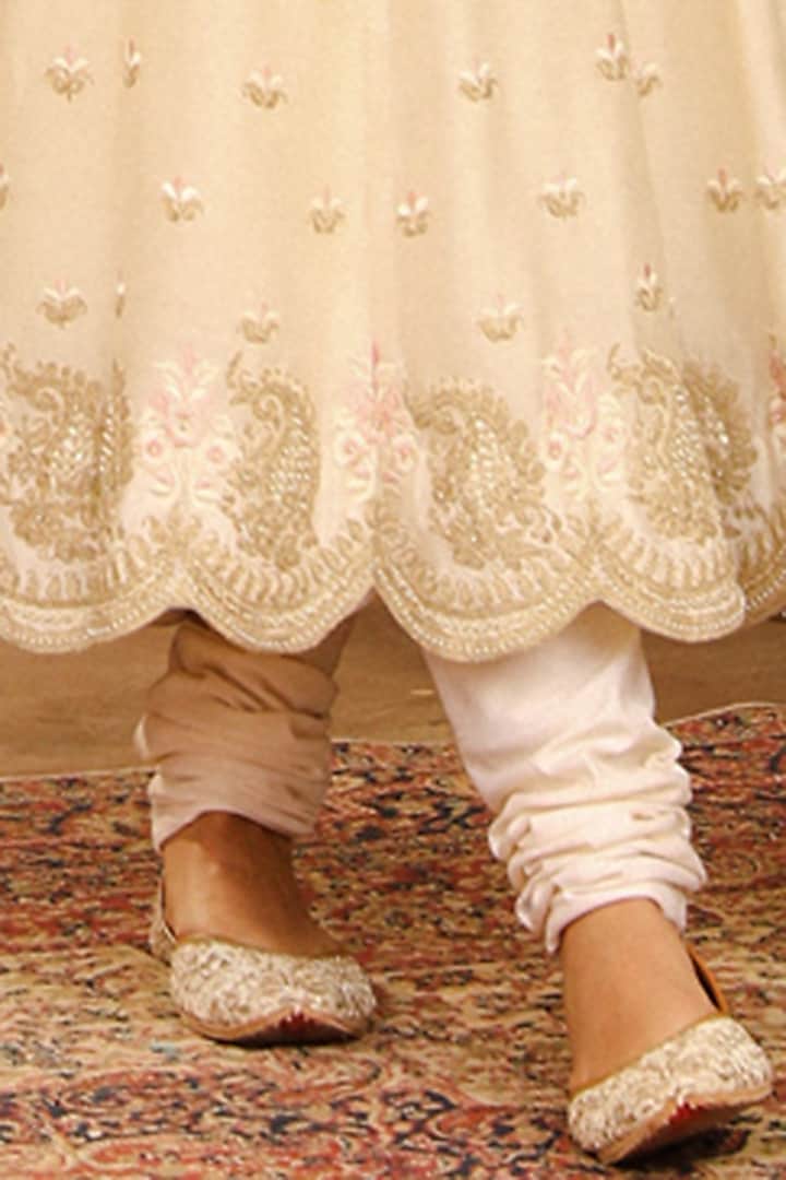 Ivory Pure Silk Chanderi Kashmiri Tilla Embroidered Kalidar Wedding Anarkali Set by Sheetal Batra at Pernia's Pop Up Shop