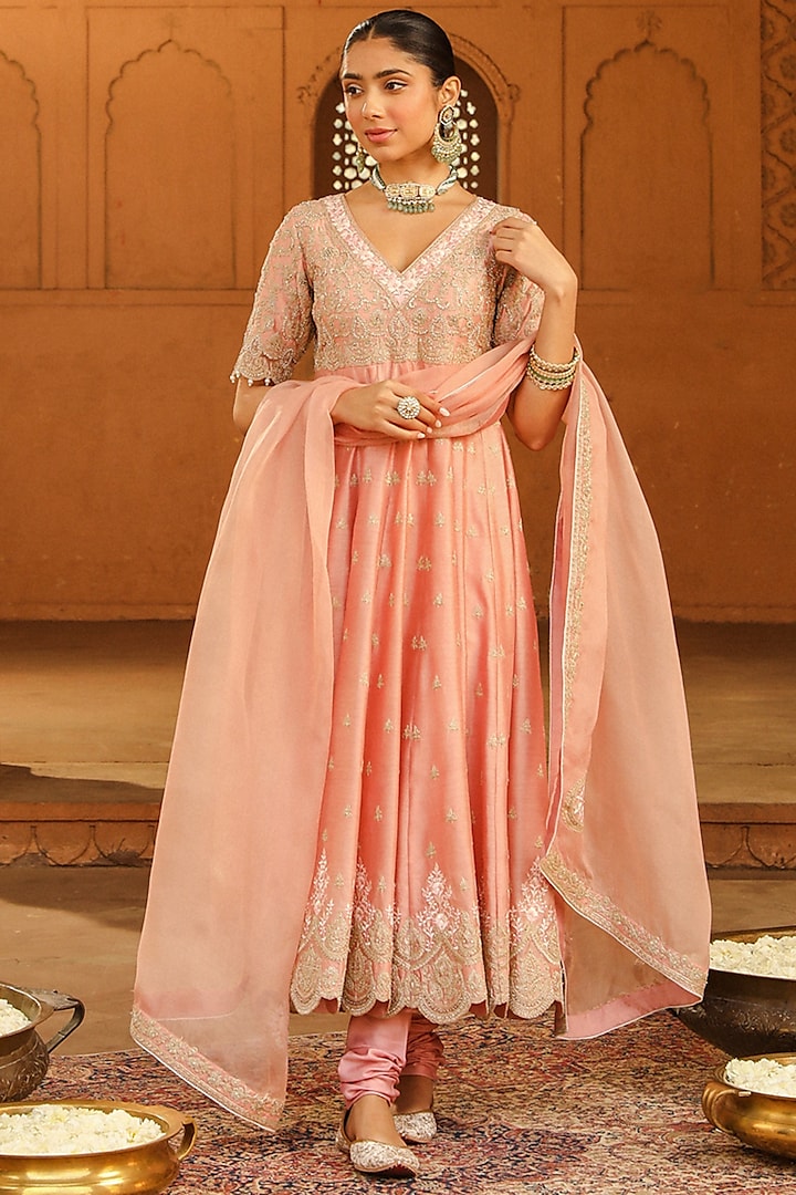 Off-Rose Pure Silk Chanderi Kashmiri Tilla Embroidered Kalidar Anarkali Set by Sheetal Batra