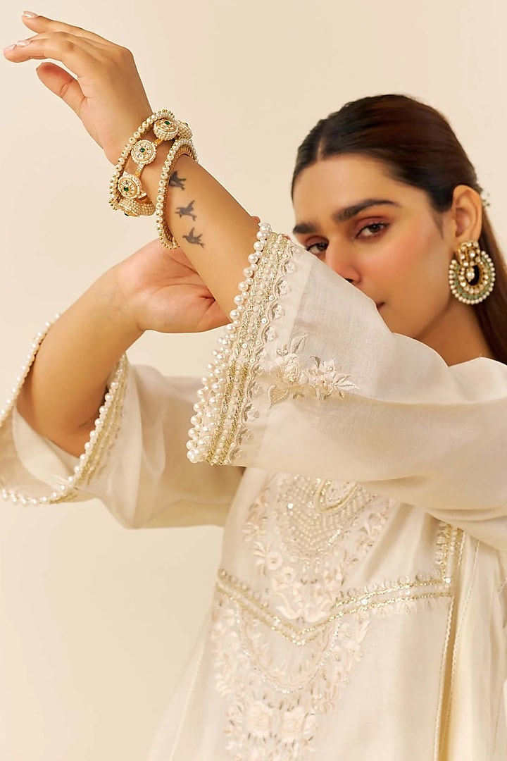 Daisy Ivory Pure Silk Chanderi Parsi Gara Embroidered Kurta Set by Sheetal Batra at Pernia's Pop Up Shop
