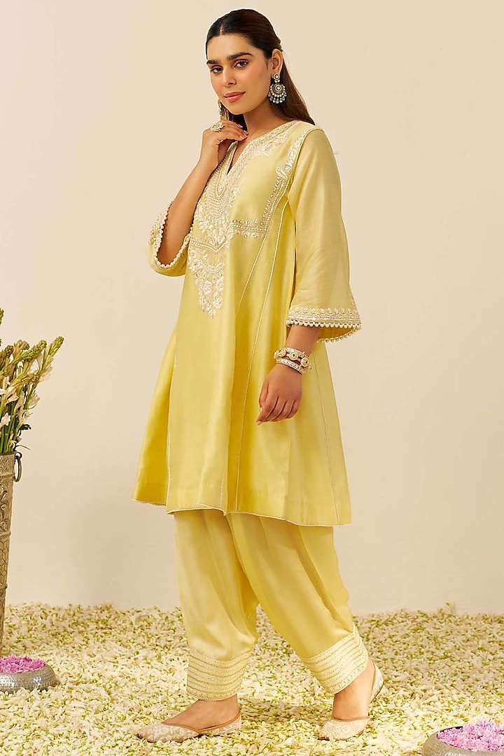 Lemon Yellow Pure Silk Chanderi Parsi Gara Embroidered Kurta Set by Sheetal Batra at Pernia's Pop Up Shop