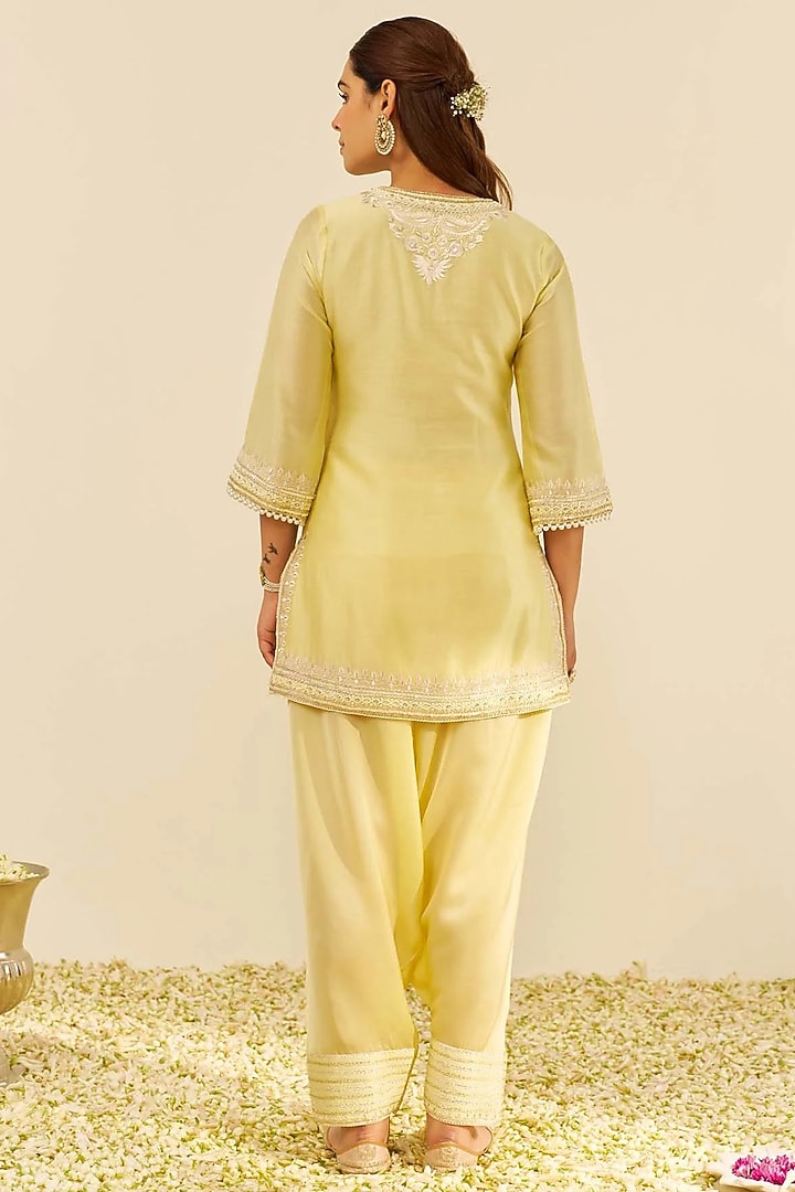 Lemon Yellow Silk Chanderi Parsi Gara Embroidered A-Line Kurta Set by Sheetal Batra at Pernia's Pop Up Shop