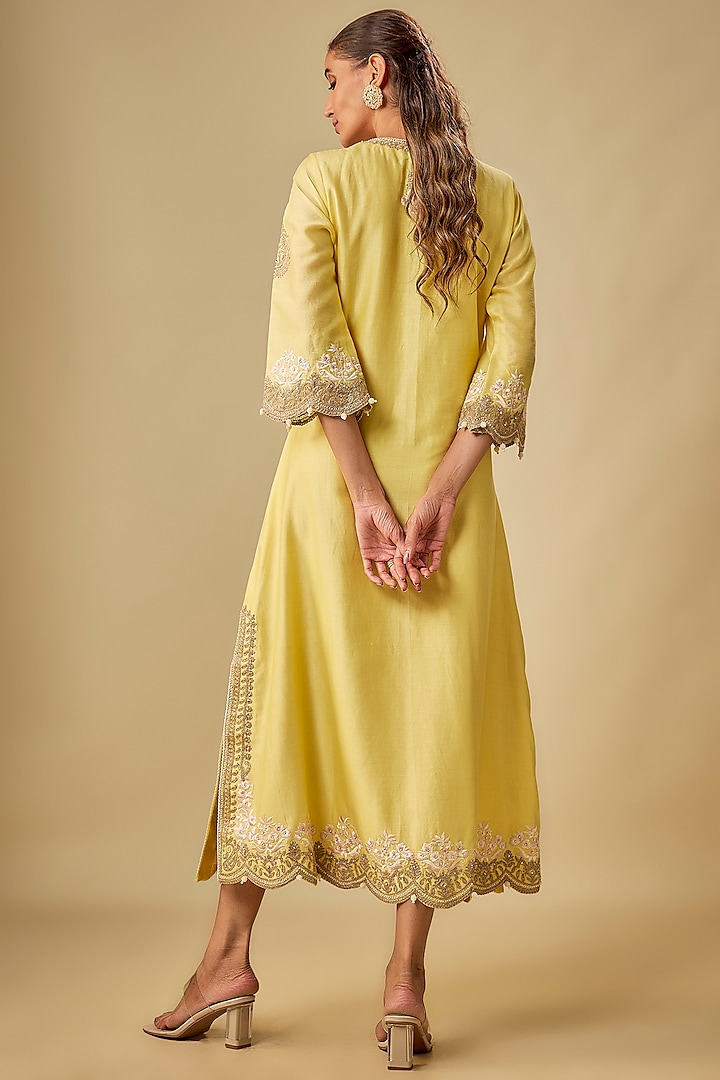 Yellow Chanderi Silk Kashmiri Tilla Embroidered Kurta by Sheetal Batra at Pernia's Pop Up Shop