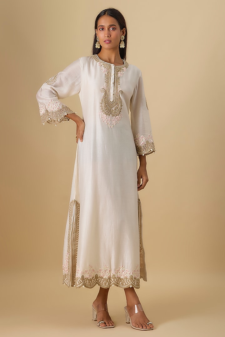 Ivory Chanderi Silk Parsi Gara Embroidered Kurta by Sheetal Batra at Pernia's Pop Up Shop